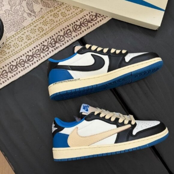 Jordan 1 low Nike travis scott x fragment sneakers - Picture 2 of 8
